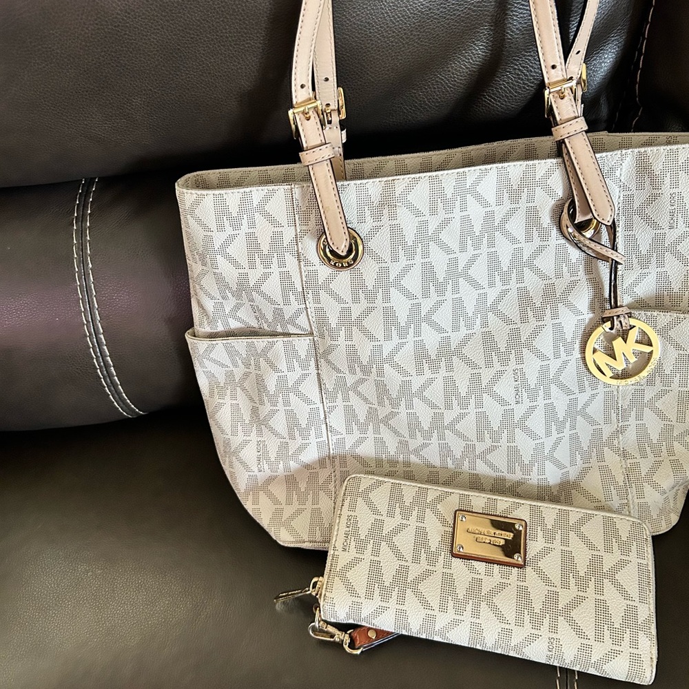 Michael Kors handbag and wallet combo